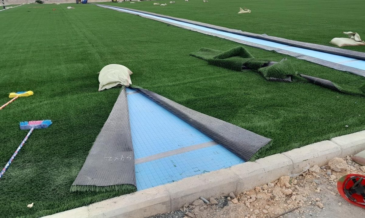 Seam tape under the turf joint